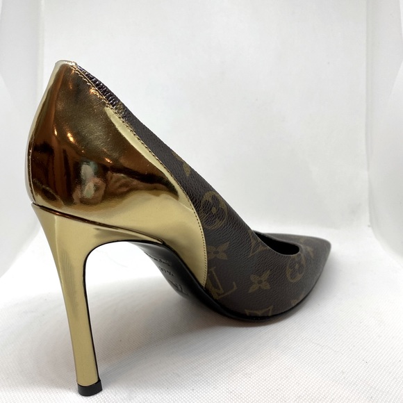 Louis Vuitton Cherie Pump with Gold Heels - Picture 2 of 8